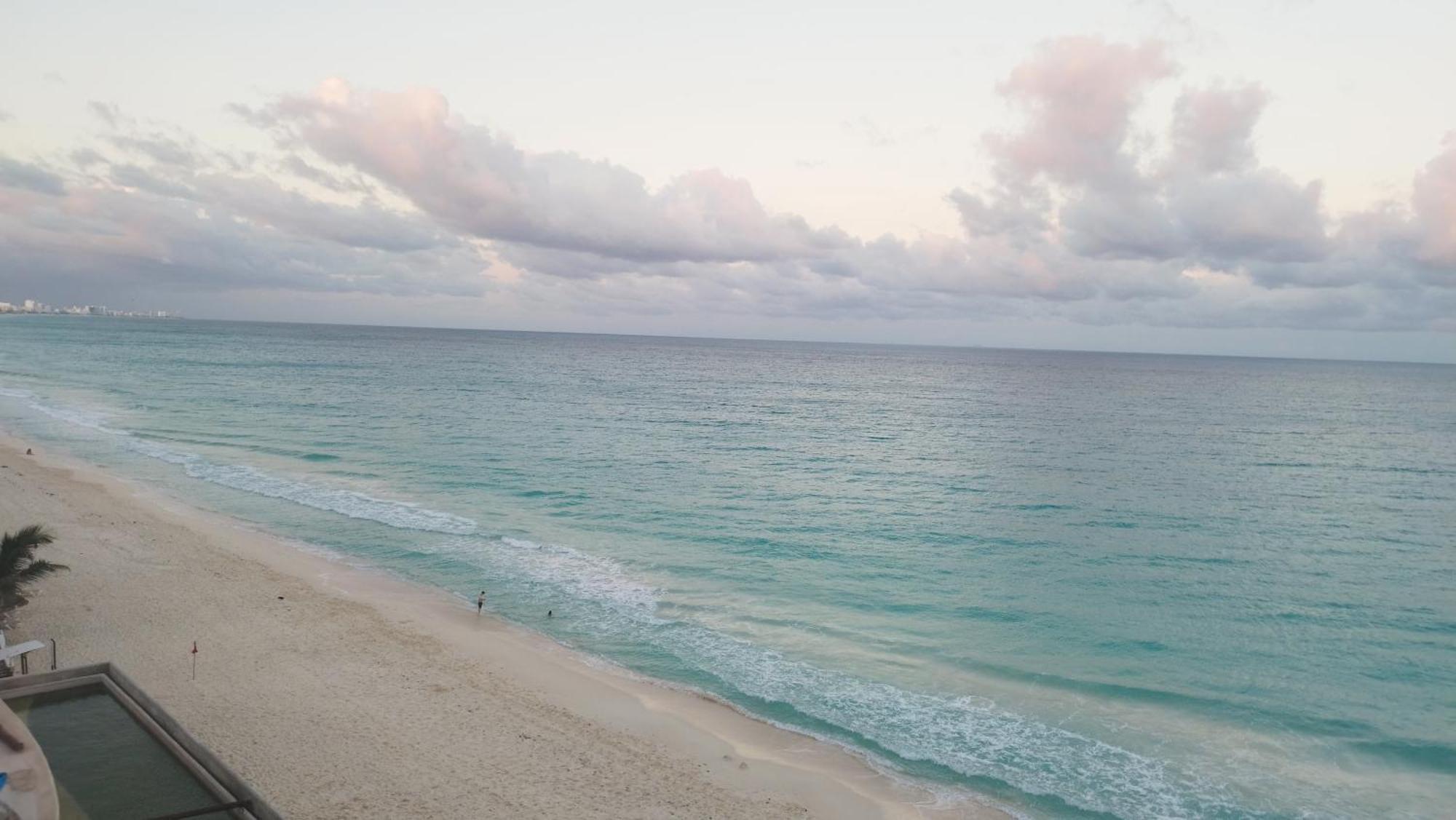 “Magic Sunrise At Cancun” Exterior photo