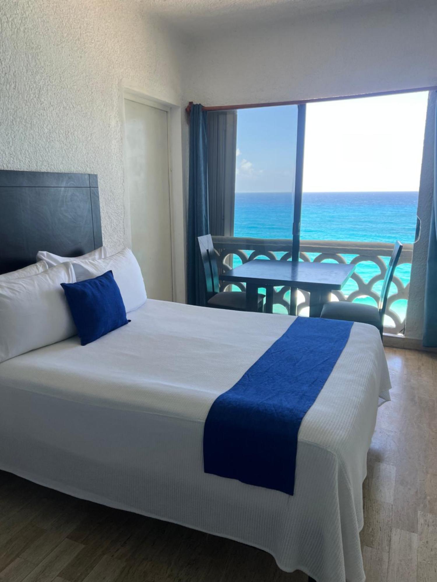 “Magic Sunrise At Cancun” Exterior photo