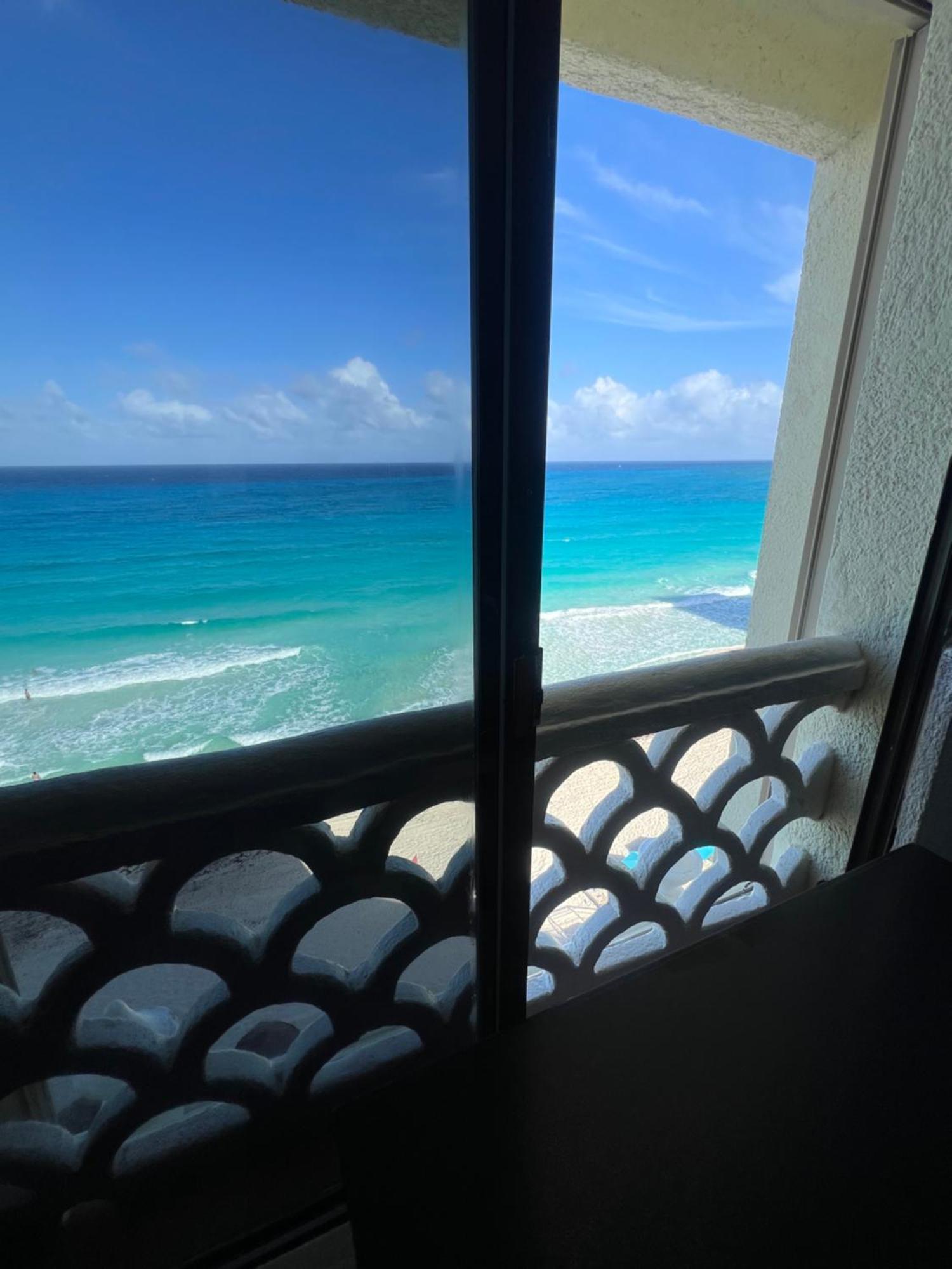 “Magic Sunrise At Cancun” Exterior photo